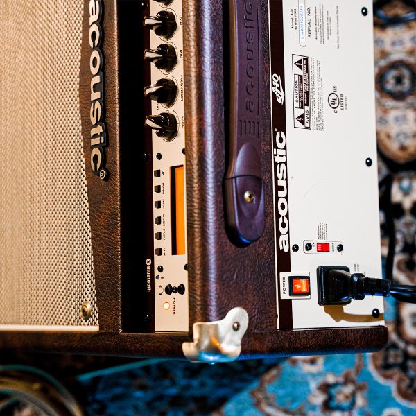 control panel and back panel of A40 40W acoustic amp
