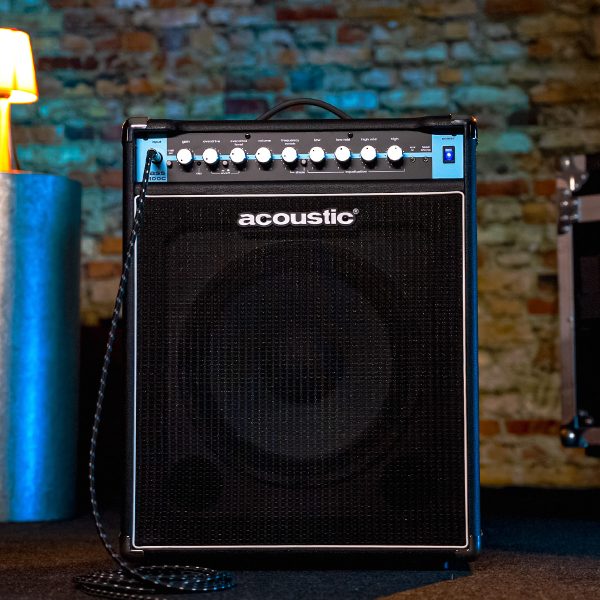 B100C combo bass amp with Box Flight Case and brick wall behind