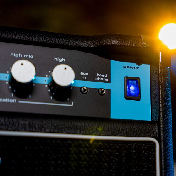 B100C combo bass amp power button and aux