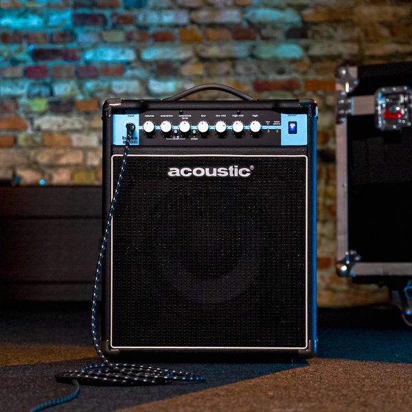 B25C combo bass amp with brick wall and Box Flight Case in the background